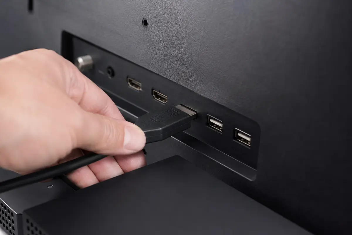 Conectarea unei console la un televizor prin HDMI